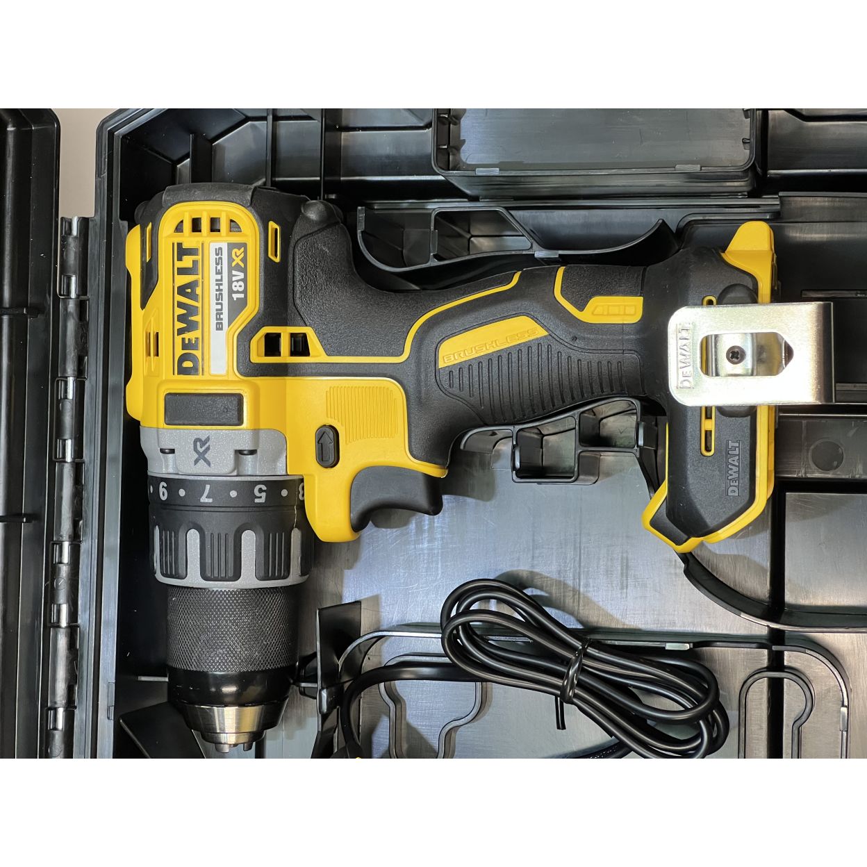 Аккумуляторная дрель-шуруповерт DEWALT DCD791D2, 18 В, 2000 об/мин, с 2 АКБ 2 Ач и ЗУ, в кейсе TSTAK(УЦЕНЕННЫЙ ТОВАР) (DCD791D2-QW/U1)