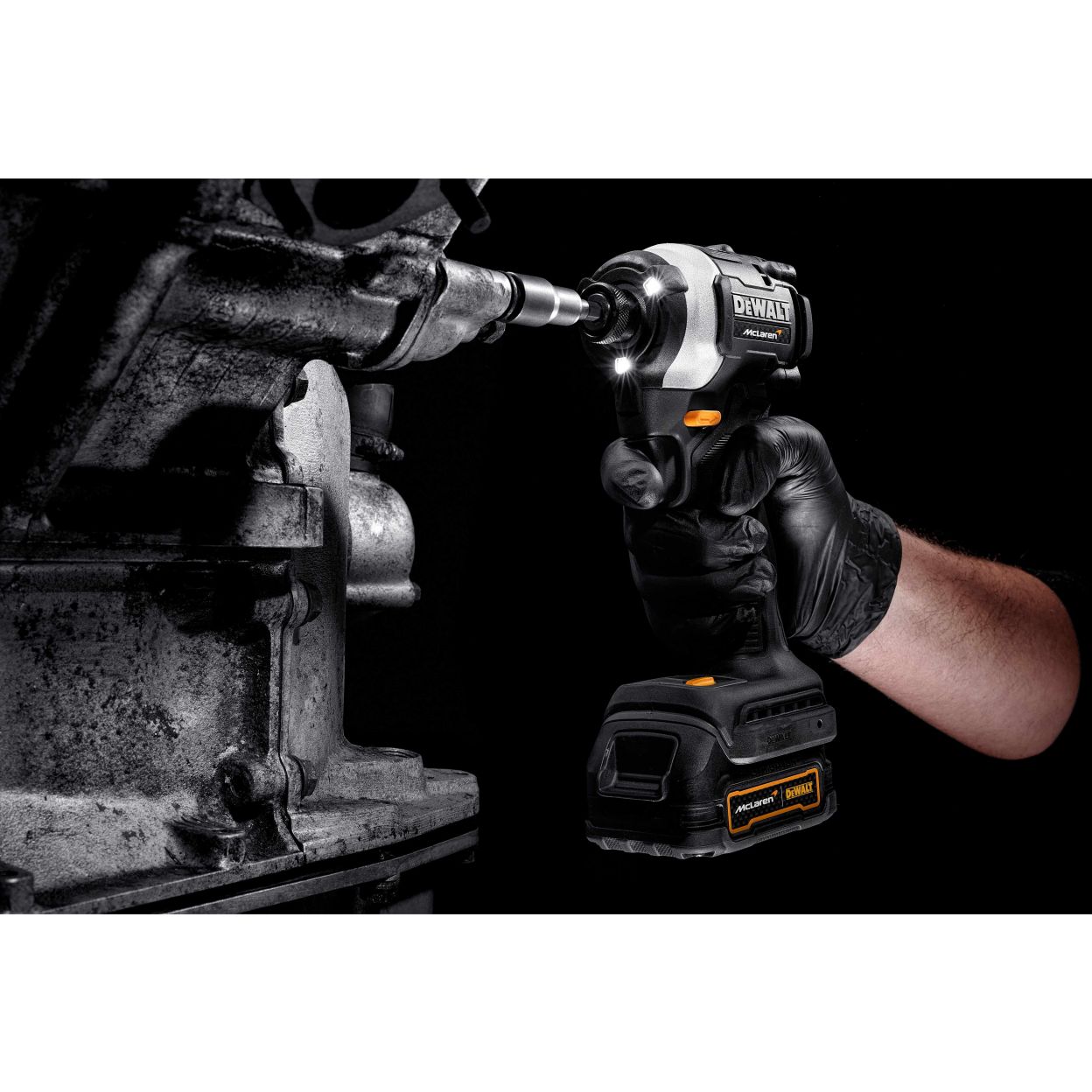 Шуруповерт DEWALT McLaren Limited Edition DCF85ME2GT, 18 В, 205 Нм, с 2 АКБ 1.7 Ач и ЗУ, в кейсе TSTAK (DCF85ME2GT-QW)